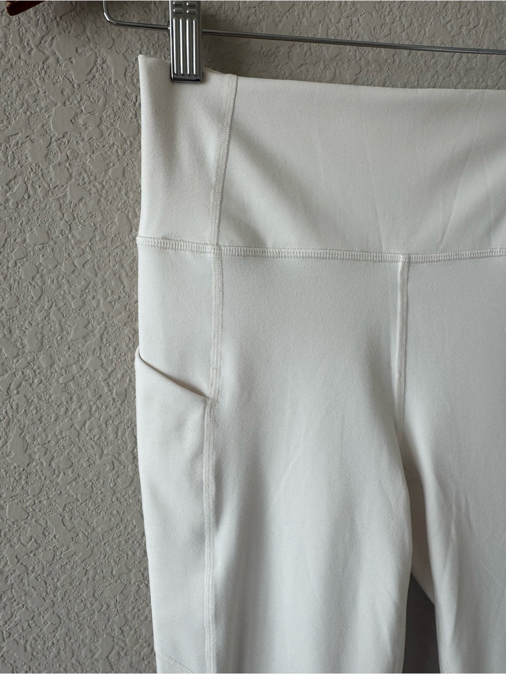 Fabletics Oasis PureLuxe High-Waisted 7/8 Legging Cream - Picture 3 of 9